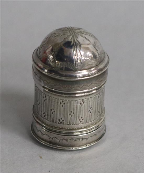 A Georgian white metal cylindrical nutmeg grater, c.1800, 32mm.